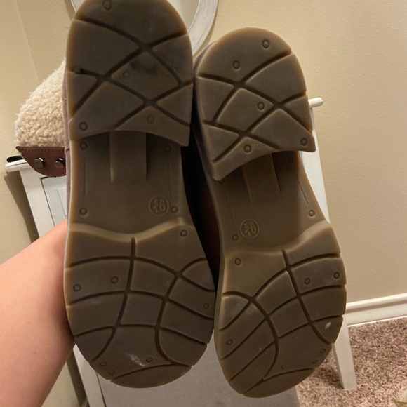 Boots - Picture 3 of 3